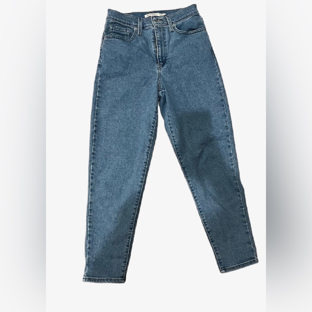 Levi’s Mom jeans